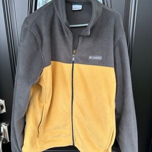 Columbia Gray and Yellow Lightweight Jacket